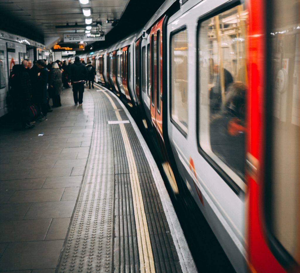 Station Embankment - Histoire de la voix