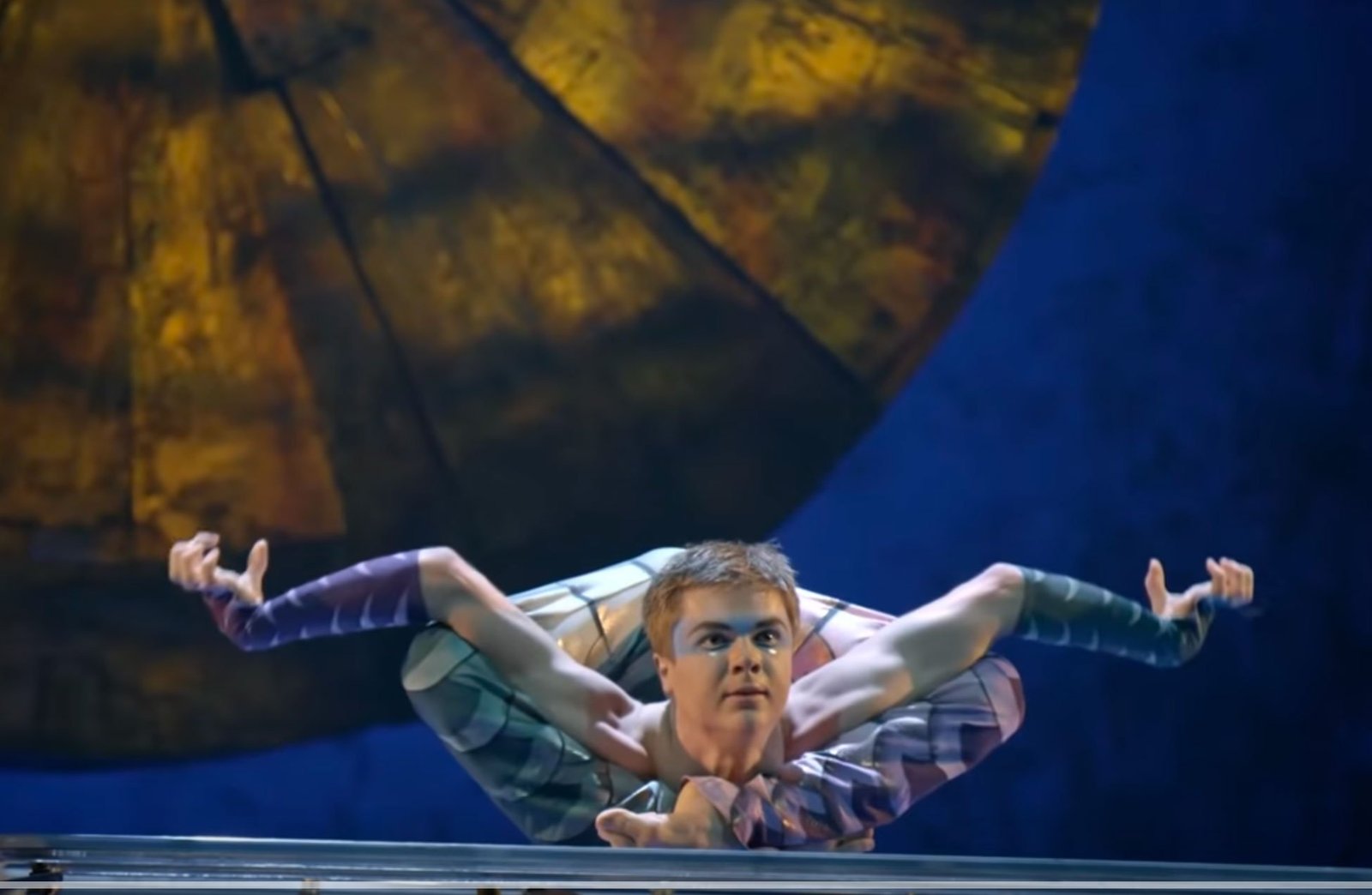 “Luzia” : le Cirque du Soleil s’installe au Royal Albert Hall | Que ...